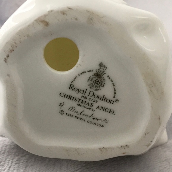 Royal Doulton Christmas Angel, 6”, HN 3733 - Picture 6 of 7